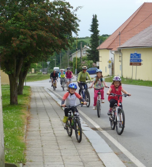 Cyklotrasa Louňovice pod Blaníkem.